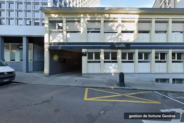 Immeuble des bureaux de T + M Management Services, rue Adrien-Lachenal 20 à Genève